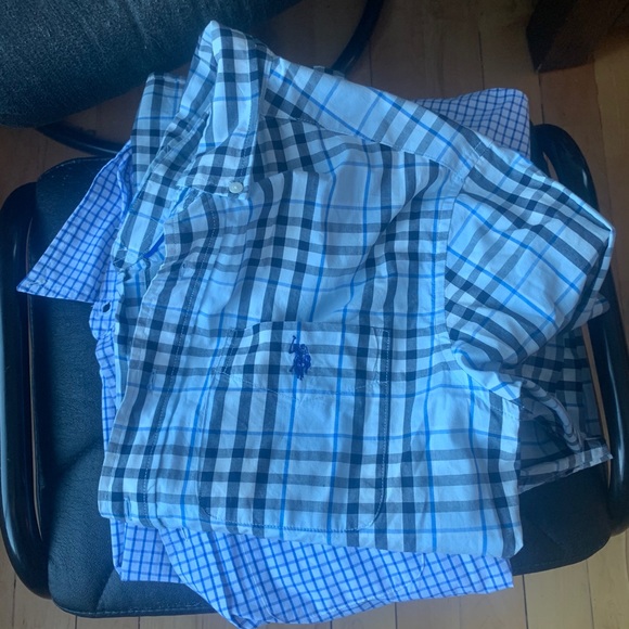 Size small men’s button up shirts - Picture 2 of 2